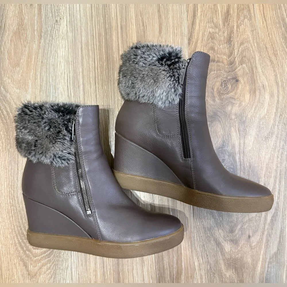 Aquatalia Brown Leather Wedge Ankle Boots with Faux Fur  Made in Italy Size 9.5